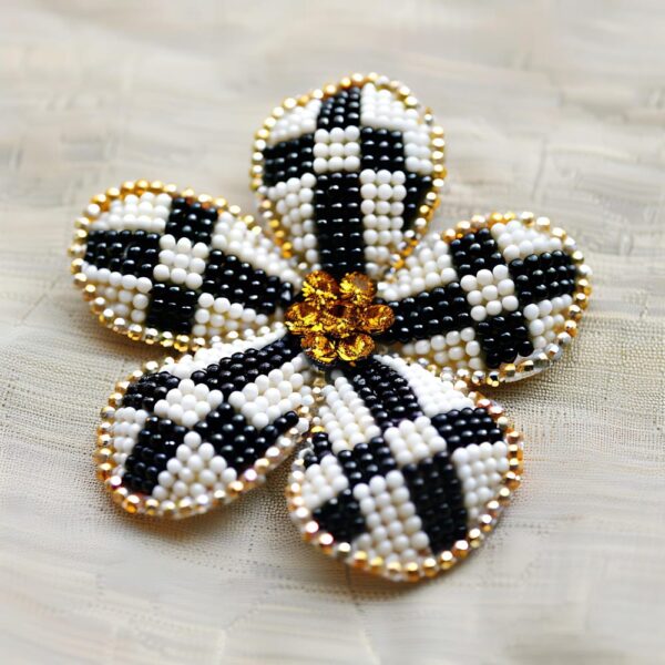 33-sc-product Mountain Bloom Hair Clip